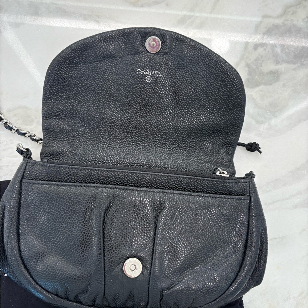Chanel Black Wallet on a Chain - Picture 5 of 11